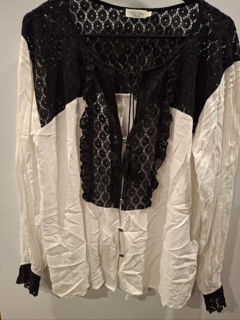 Source Unknown Black & White Lace Peasant Top - Women Tops